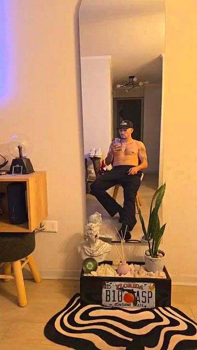 mlisland1 live from Chile