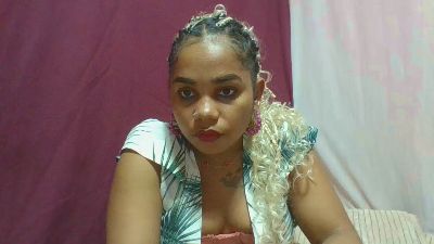 monicasexy42 live from Madagascar