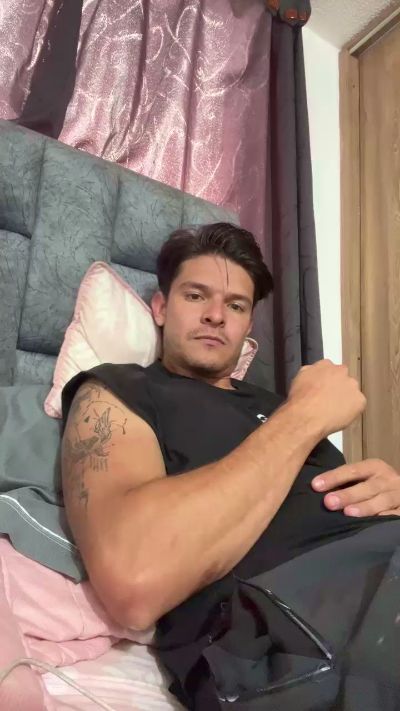 nickjuniorrx live from Colombia