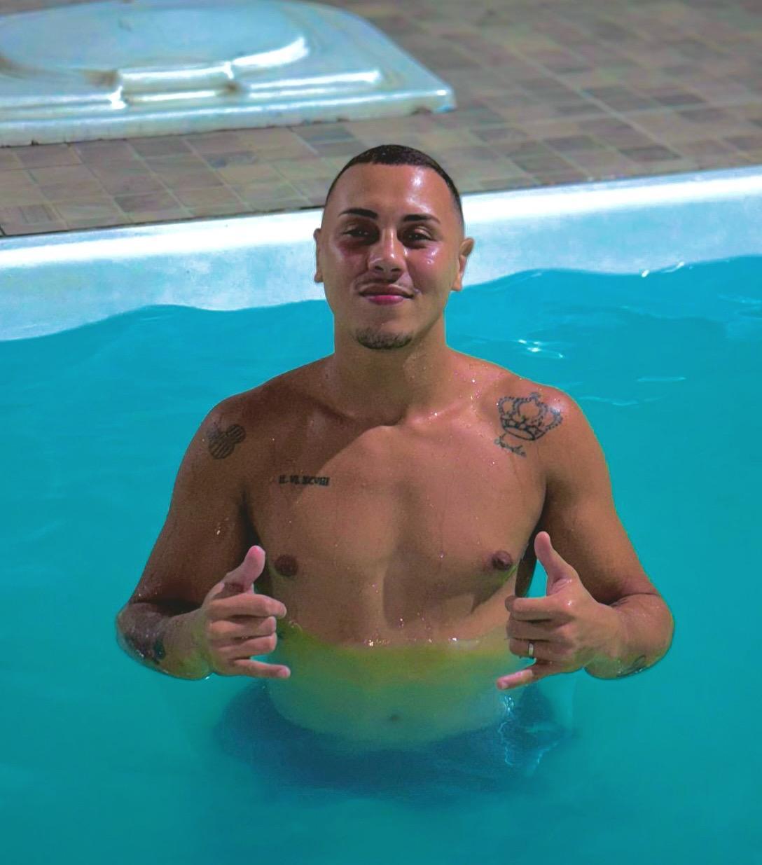 pedrinh0_x live from Brazil