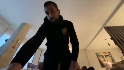 petervalencia93 live from Spain