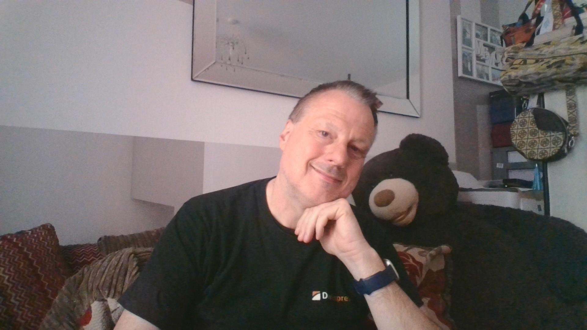 peterwilliam196 live from United Kingdom