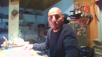 petiso37 live from Argentina