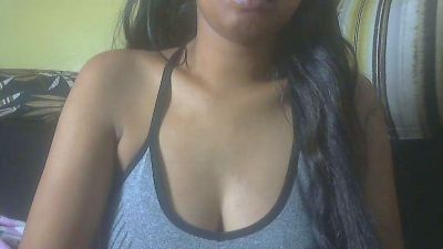 queenihot live from Madagascar