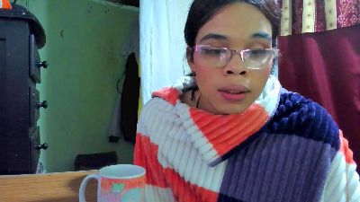 queensoffie live from Colombia