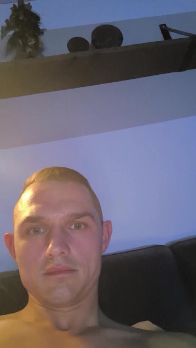 reefer4254 live from Netherlands