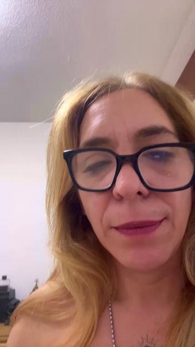 rubi228 live from Spain