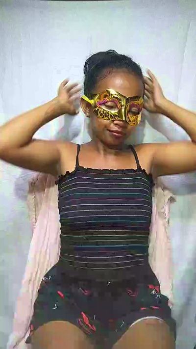 sama70 live from Madagascar