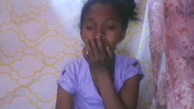 selena072 live from Madagascar