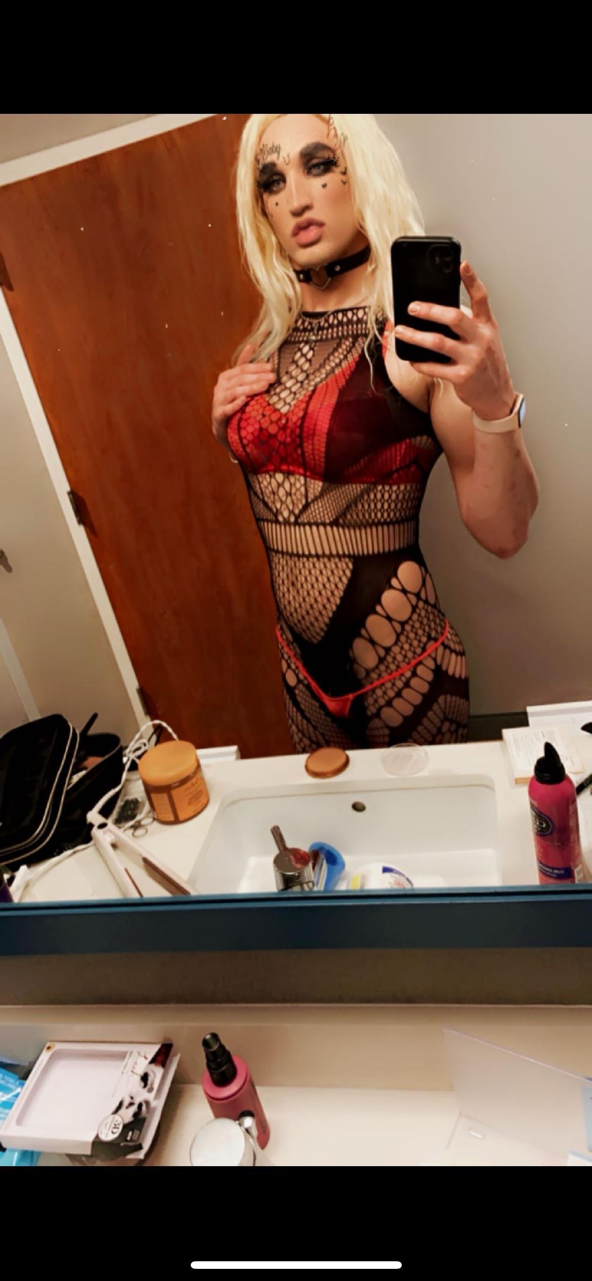 sissydanni1 live from United States