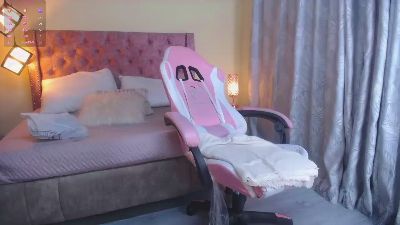 sweet__rhang live from United States
