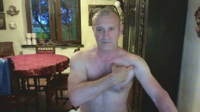 szymon40 live from Poland