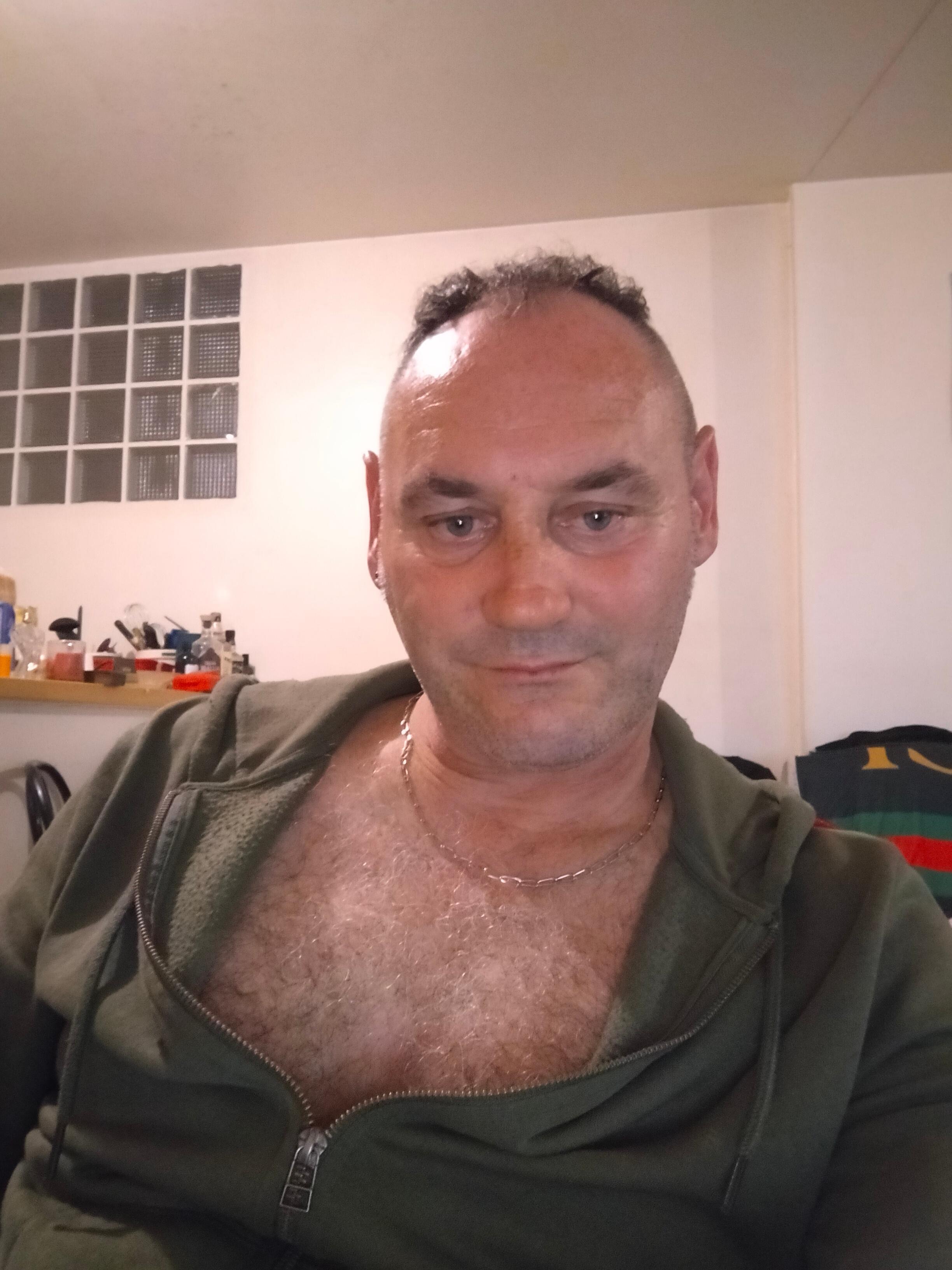 tibotinhot live from France