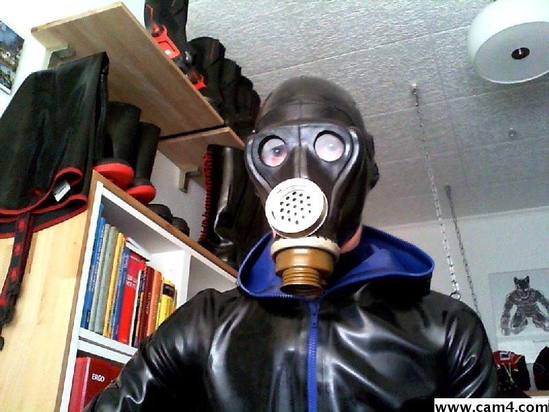 tom_rub live from Germany