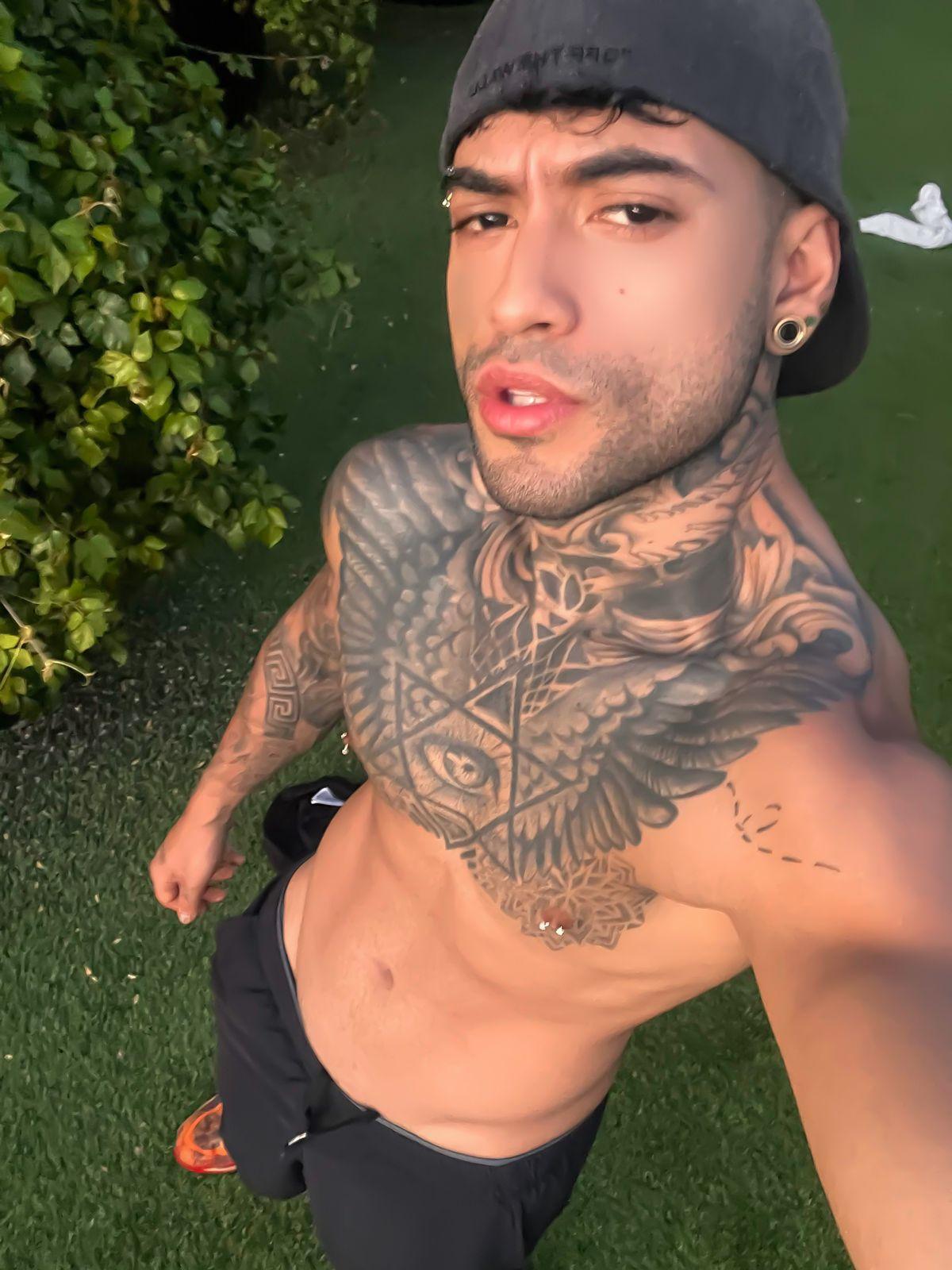 tonnyboytattoo live from Colombia