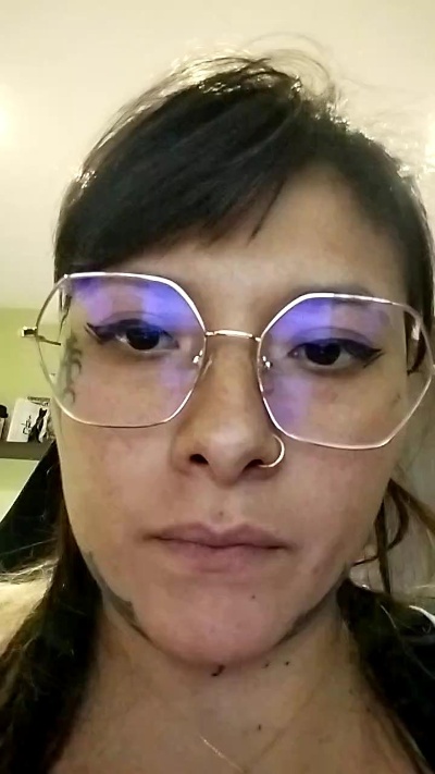 toxykitti live from Spain