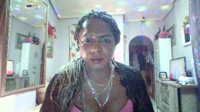 tsdebyxx live from Spain