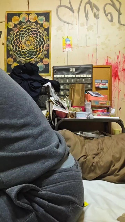 ugugug2 live from Japan