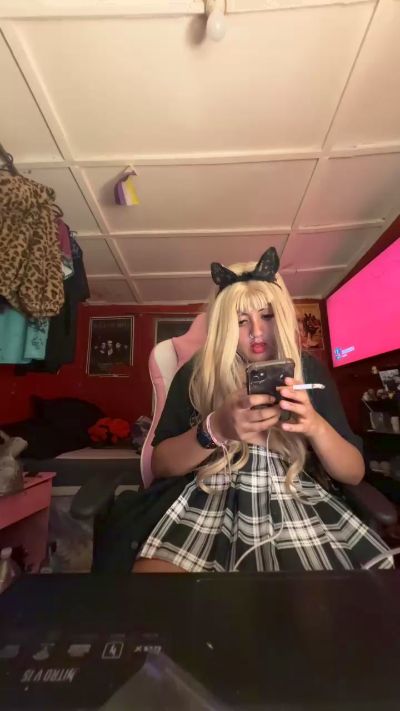 vyki live from Chile