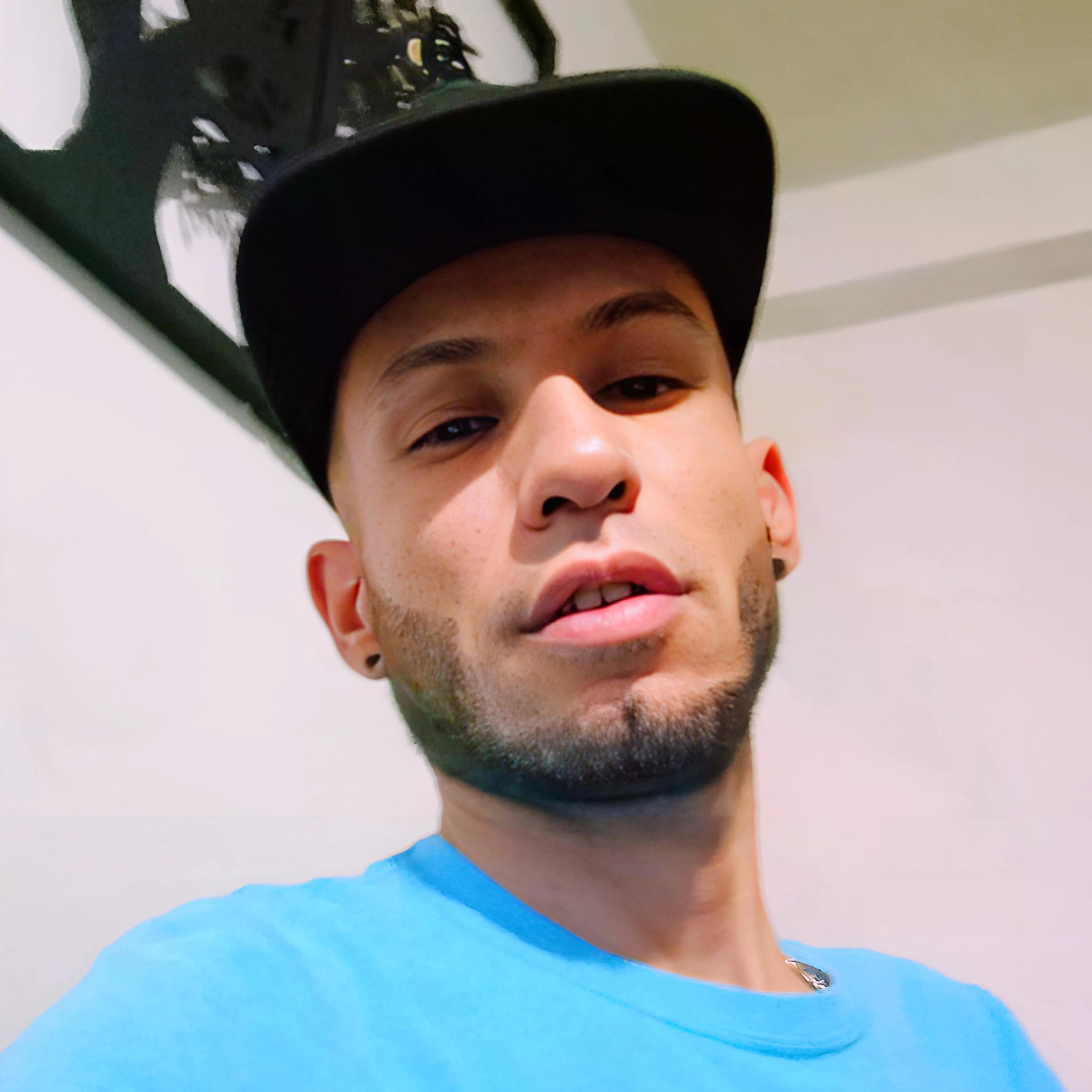 wilferlatinh live from Colombia