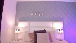 Mia Decker live webcam model