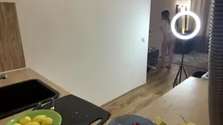 Carmelia Koman live webcam model