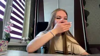 Kim Stoker live webcam model