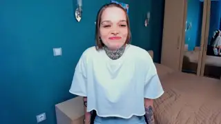 Sheena Derricott live webcam model