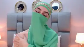 Aliah Manzur live cam preview