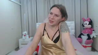 Tessa Daybreak live webcam model